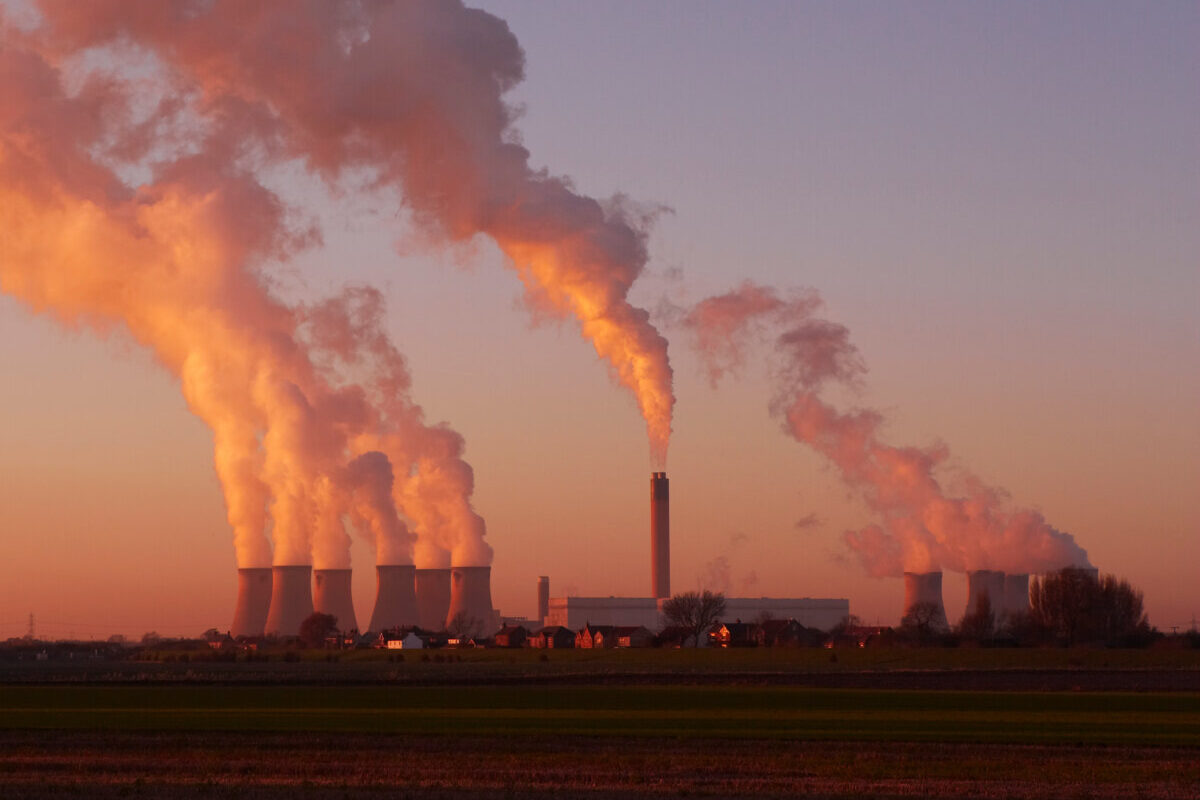 DRAX COAL FIRED POWER STATION AT SUNSET SELBY NORTH YORKSHIRE ENGLAND